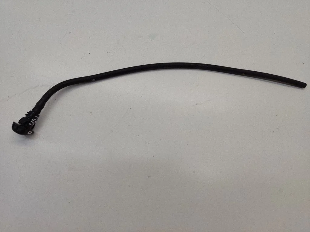 Windshield washer spray nozzle – front