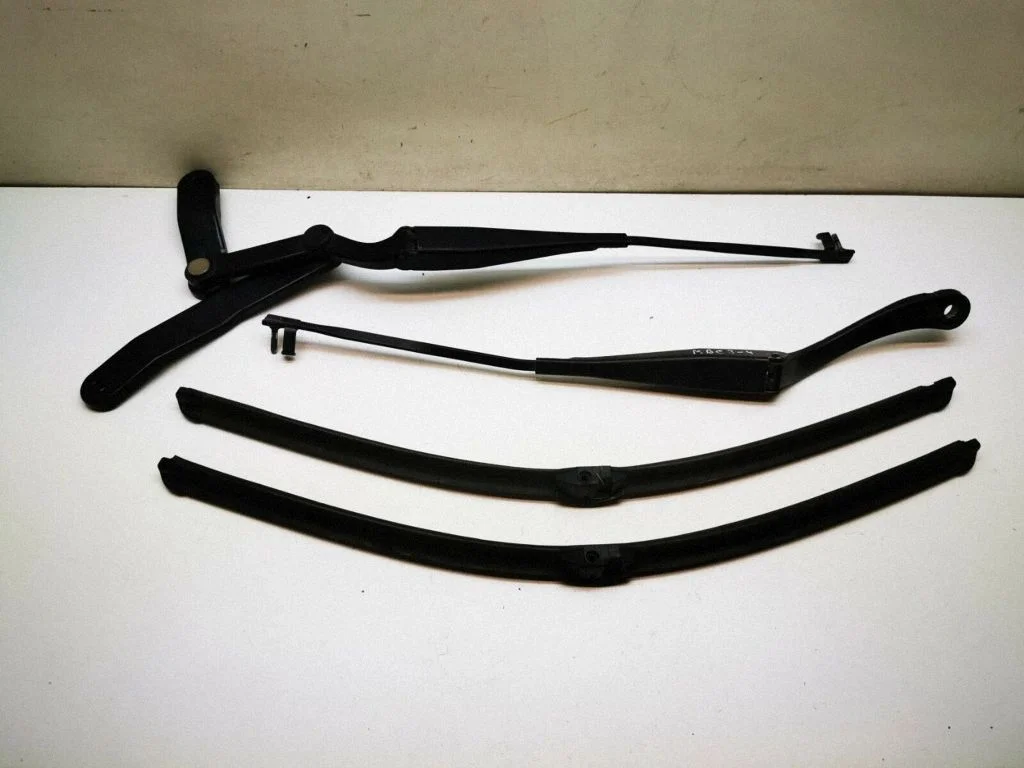 Windshield/front glass wiper blade – Mercedes-Benz C-Class AMG W204 (2007-2014)