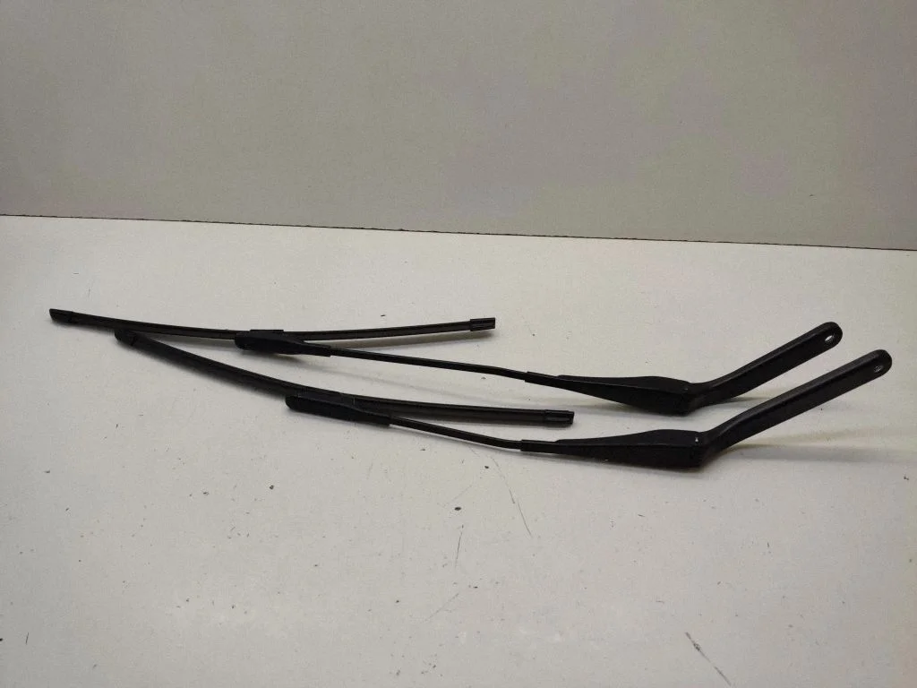Windshield/front glass wiper blade 7169974