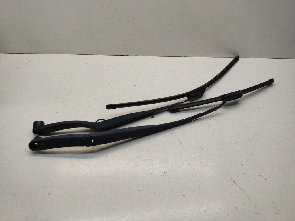 Windshield/front glass wiper blade 2582