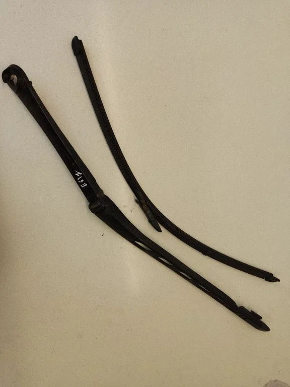 Windshield/front glass wiper blade – BMW 5 Series E60 E61 (2004-2010)