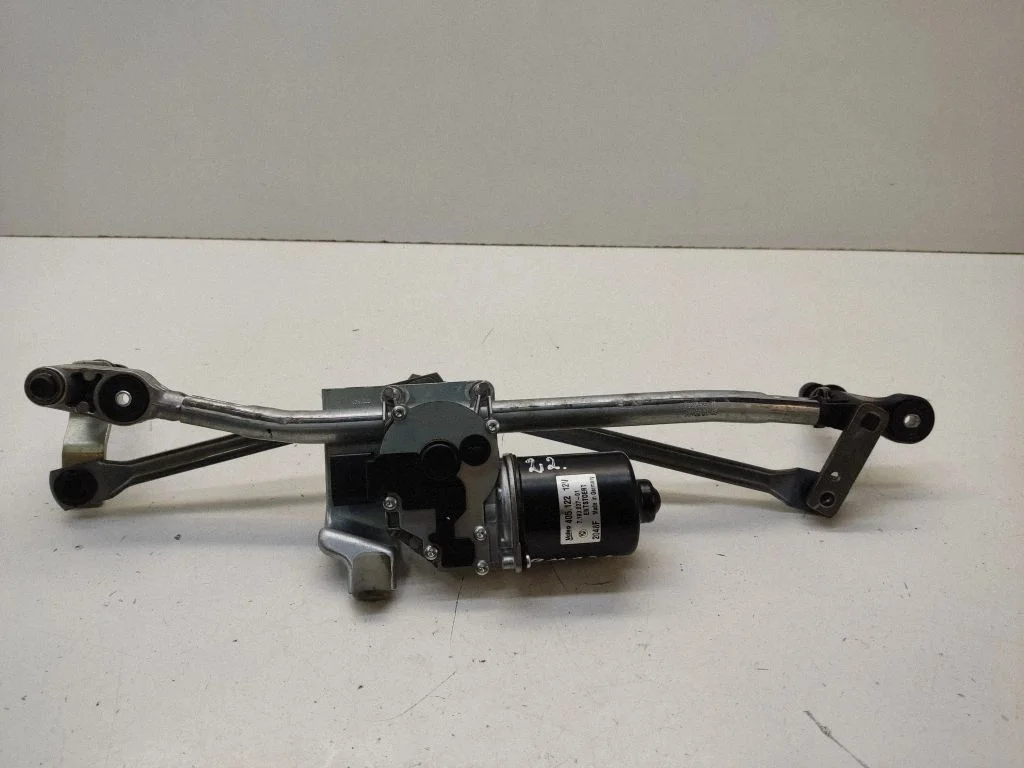 Front wiper linkage and motor 7193037