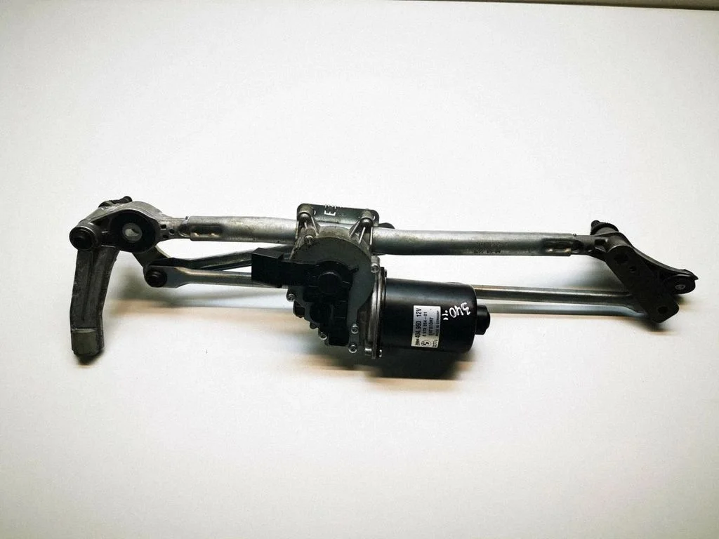 Mechanizm wycieraczek z silniczkiem – BMW Seria 3 E90 E91 (2005-2012)