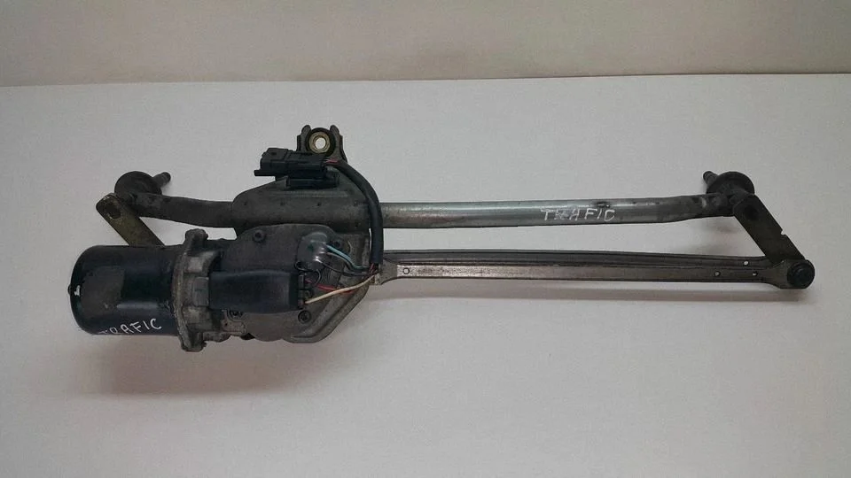 Mechanizm wycieraczek z silniczkiem – przód