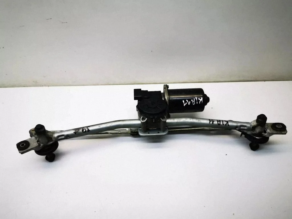 Mechanizm wycieraczek z silniczkiem – przód