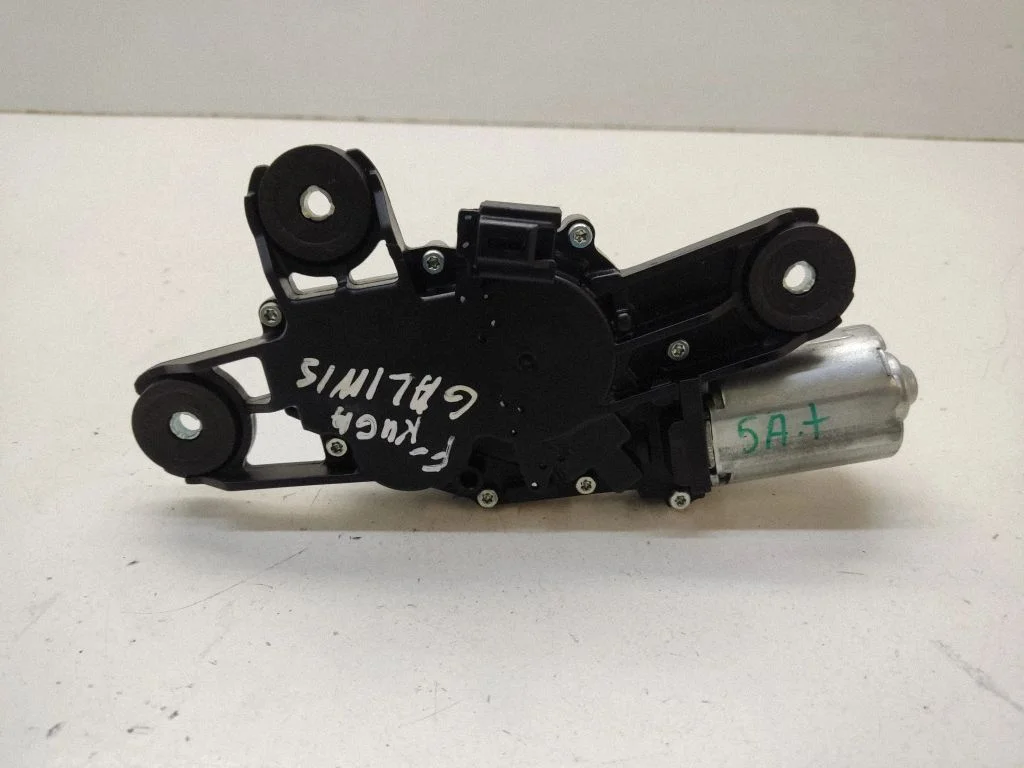 Aizmugurējā stikla tīrītāja motoriņš 0390201854