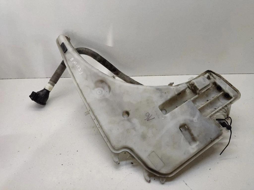 Windshield washer fluid reservoir/tank – BMW 1 Series E81 E87 (2004-2011)