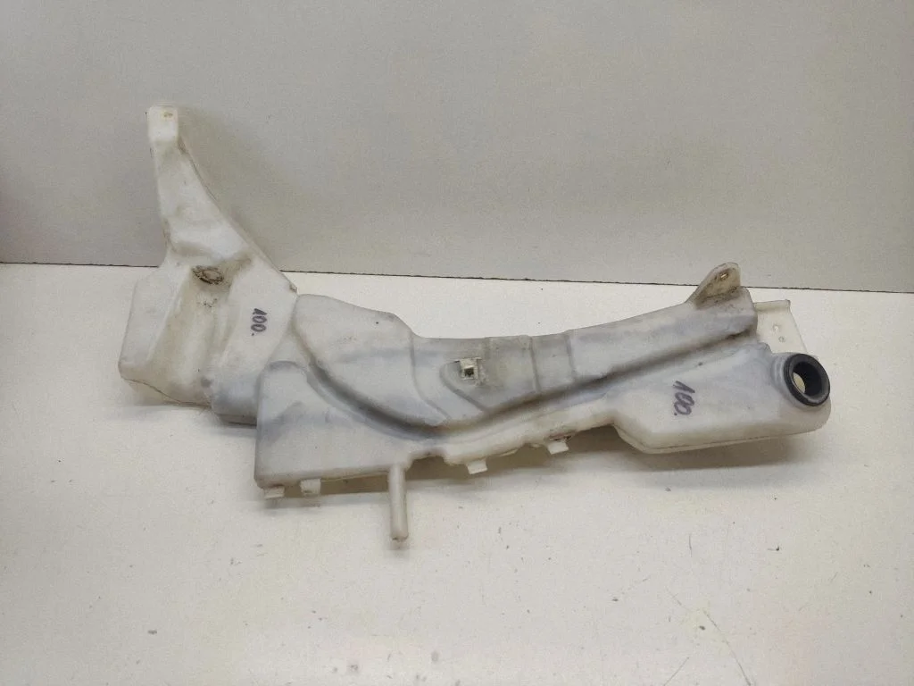 Zbiorniczek spryskiwacza 3M5113K163A