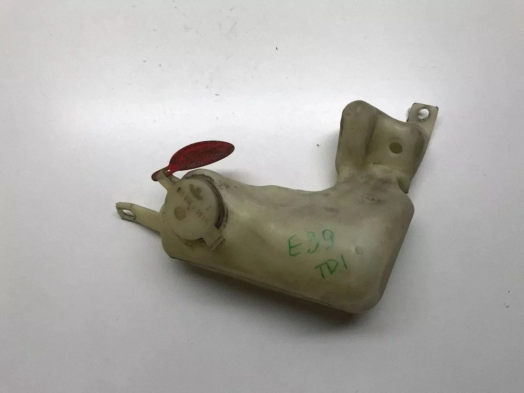 Windshield washer fluid reservoir/tank 1369516