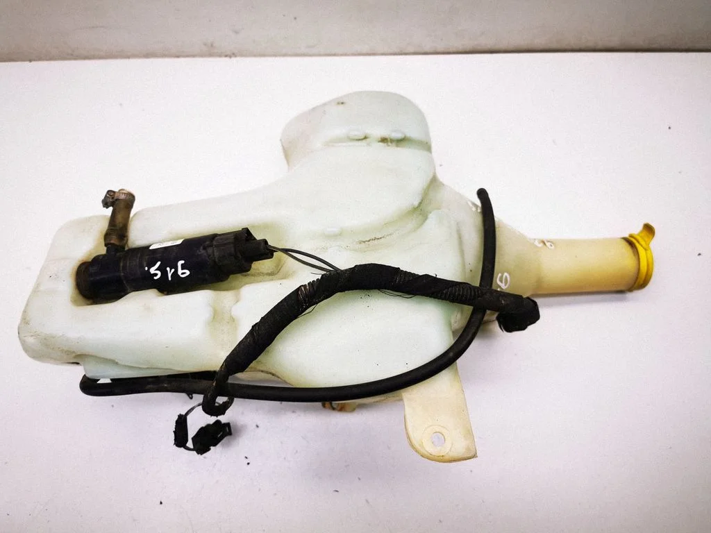 Windshield washer fluid reservoir/tank 090580631