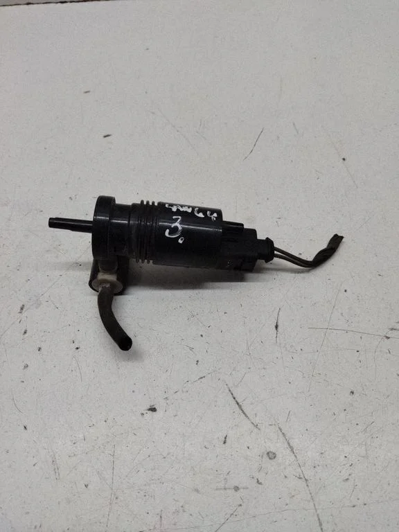 Windscreen/windshield washer pump 05152075A
