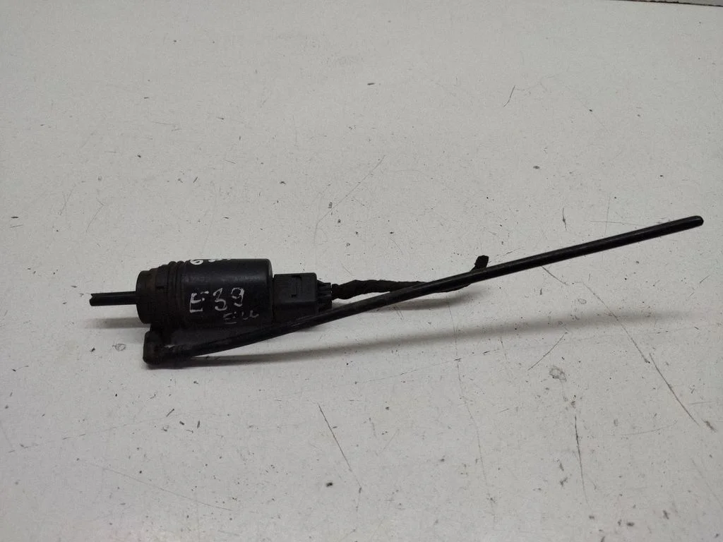 Klaasipesuvedeliku pump (klaaside) 8377612
