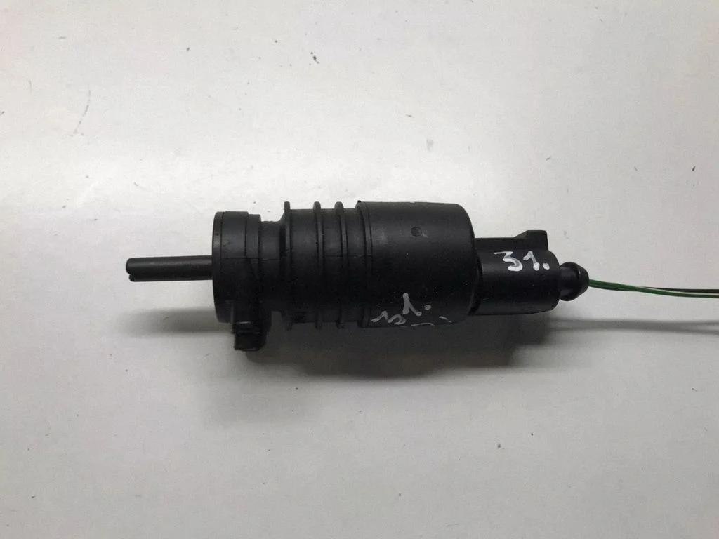 Klaasipesuvedeliku pump (klaaside) 1J0973722
