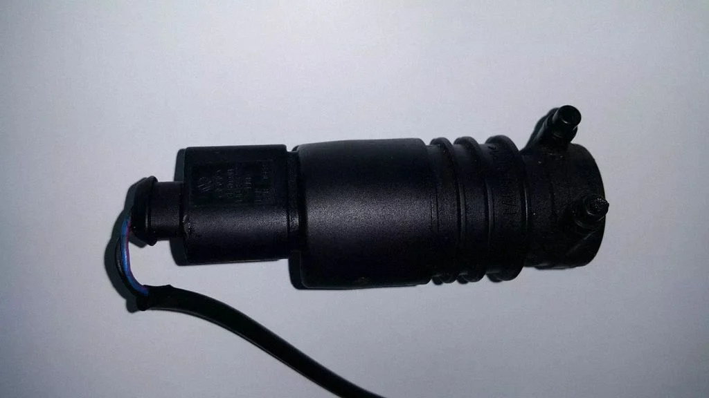 Klaasipesuvedeliku pump (klaaside) 1J0973722
