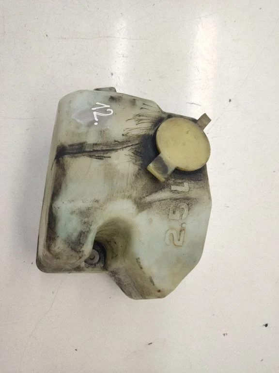 Windshield washer fluid reservoir/tank 13873839