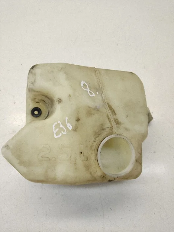 Windshield washer fluid reservoir/tank 13873839