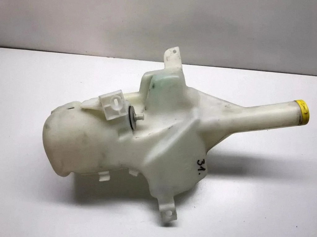 Windshield washer fluid reservoir/tank – Saab 9-5 (2006-2010)