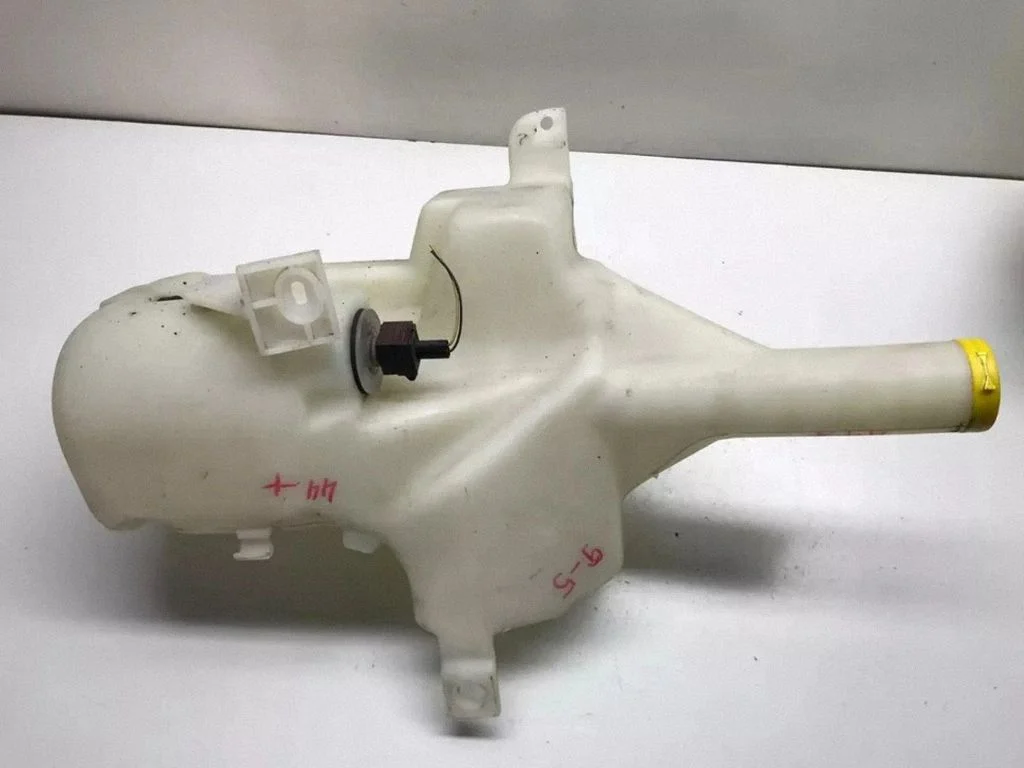 Windshield washer fluid reservoir/tank – Saab 9-5 (2006-2010)