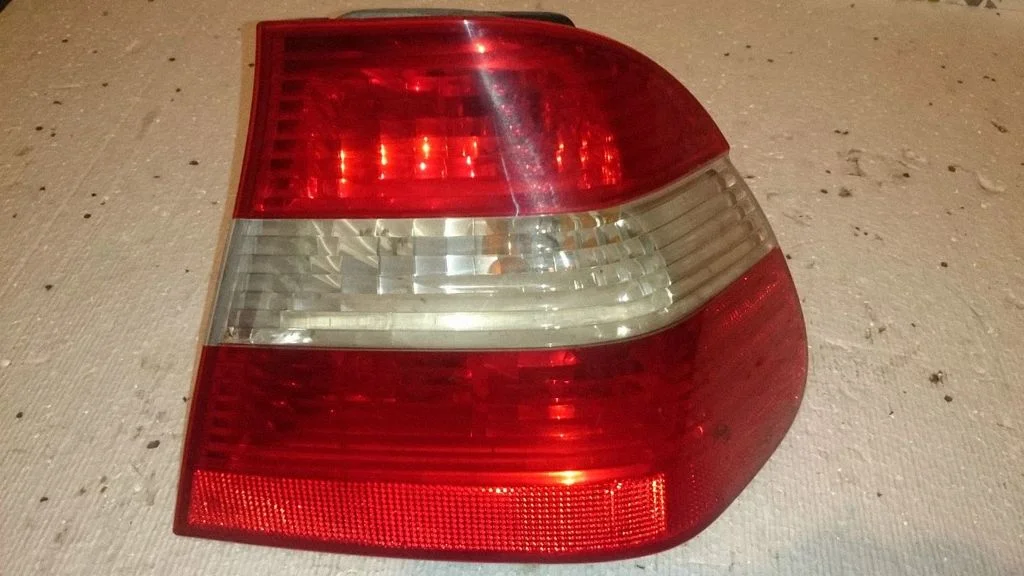Rear/tail lights 6910532