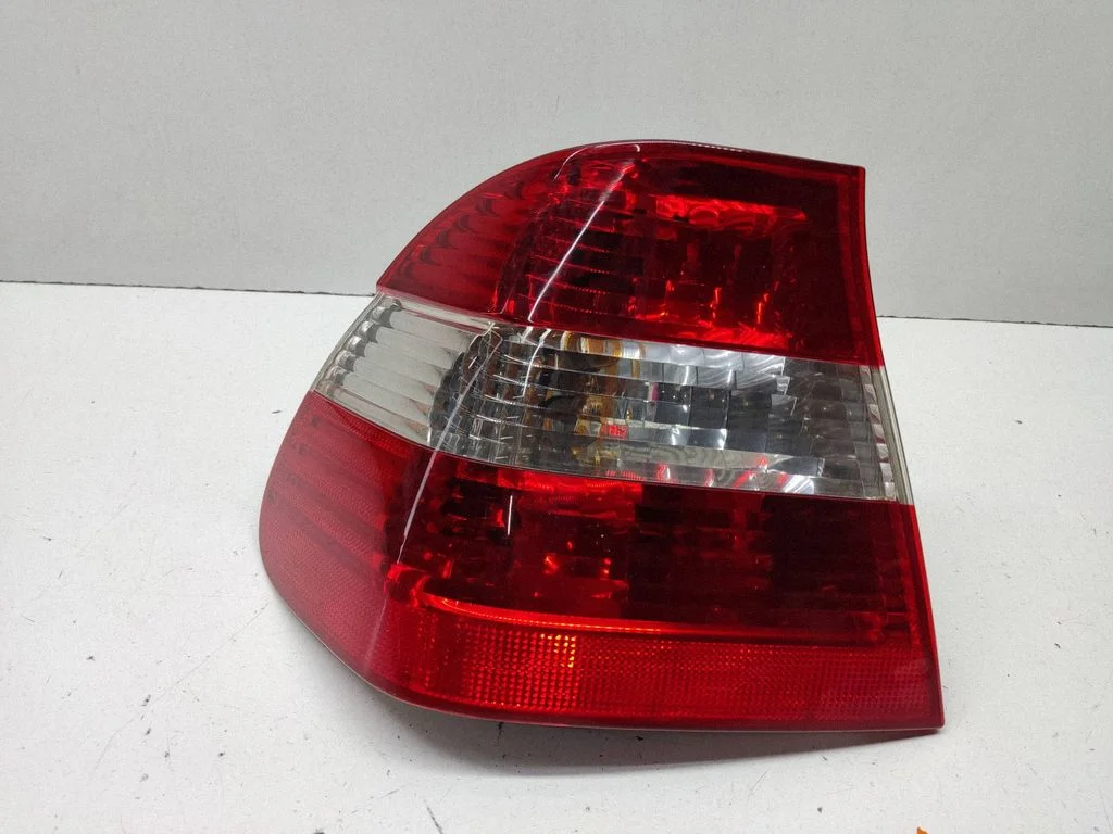 Rear/tail lights 6910531