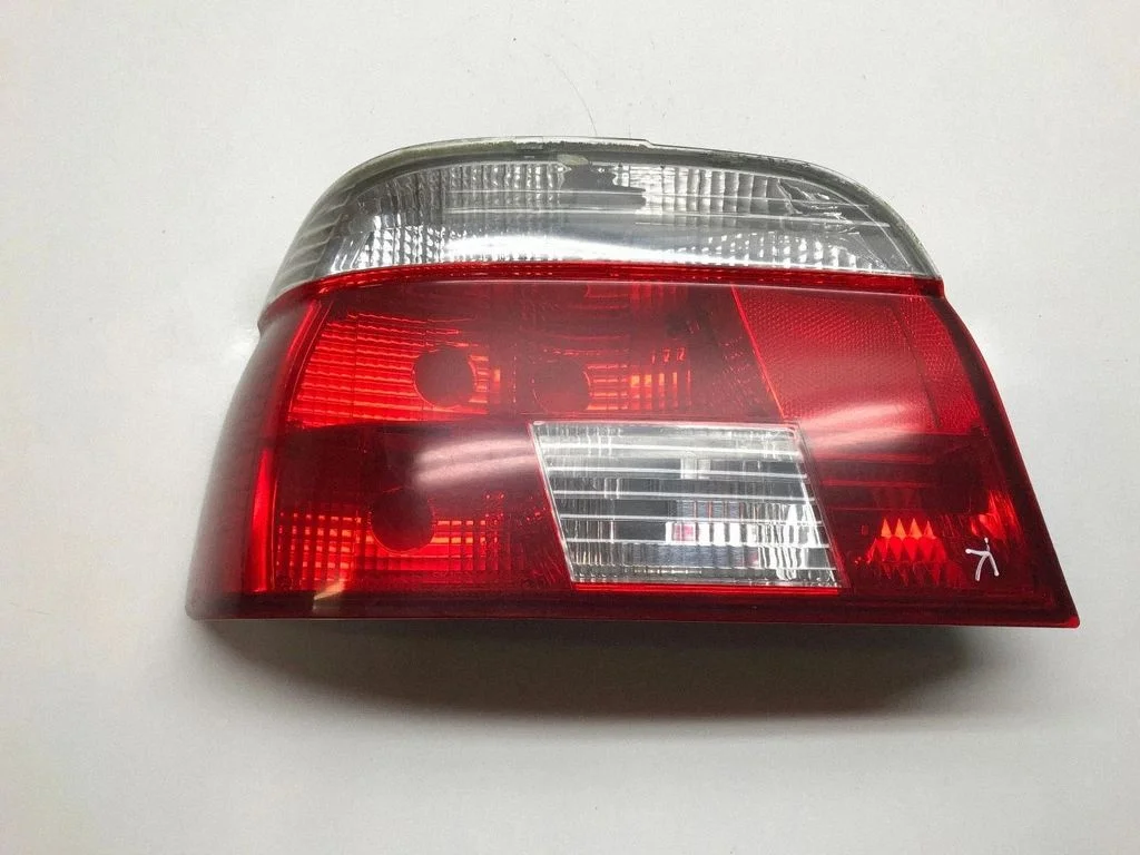 Rear/tail lights – left