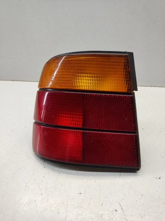 Rear/tail lights 63215R6