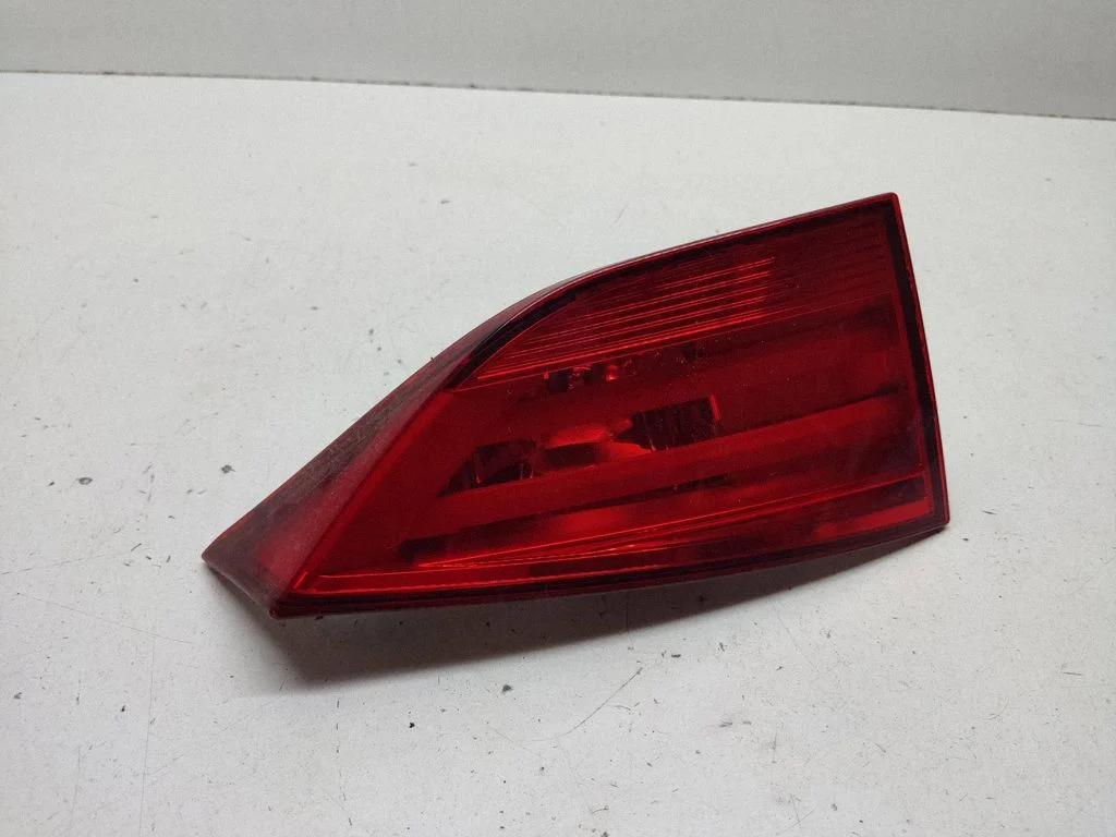 Tailgate rear/tail lights 2992479