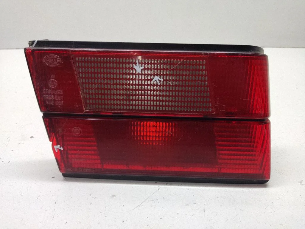 Tailgate rear/tail lights 8769R23