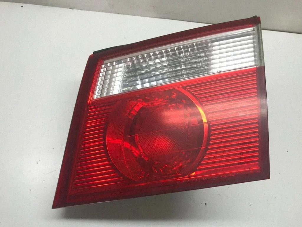 Tailgate rear/tail lights – right