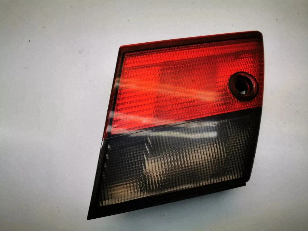 Tailgate rear/tail lights – Saab 9-5 (1998-2005)