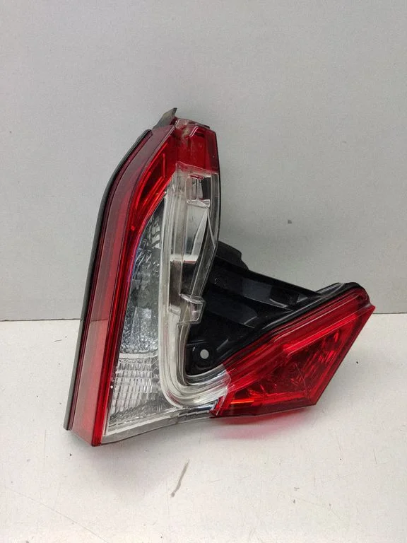 Tailgate rear/tail lights 81590F4010