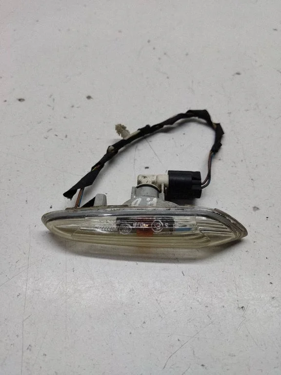 Front fender indicator light – BMW 1 Series E82 E88 (2007-2014)