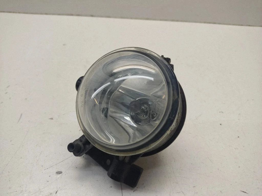 Priekšējais miglas lukturis 3M5115K202BA