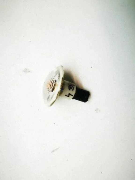 Front fender indicator light 8360205