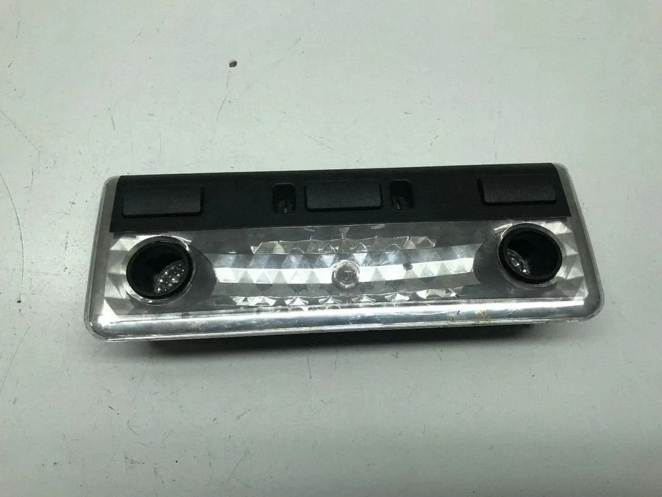 Front seat light 6364929