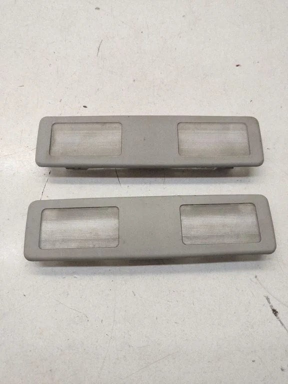 Esiistmete valgustustuli – BMW 5-seeria E39 (1996-2003)