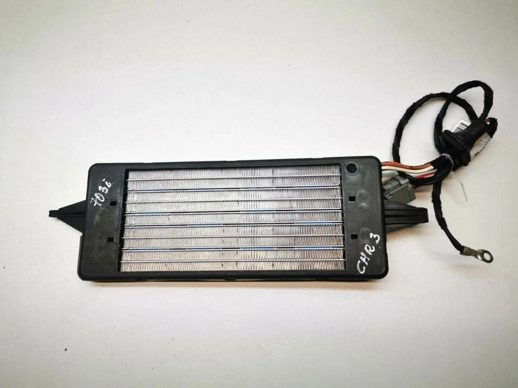 Elektriline salongi küttekeha radiaator – eesmine