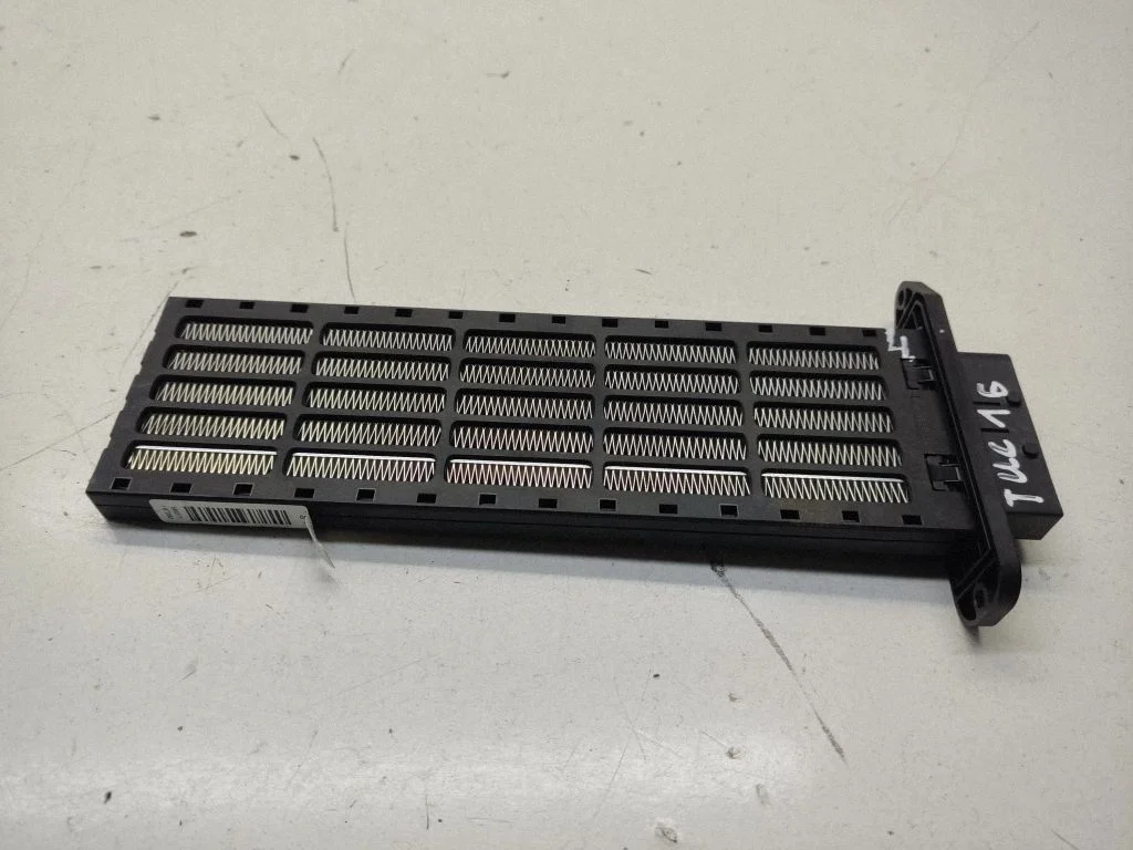 Elektriline salongi küttekeha radiaator M007716T082