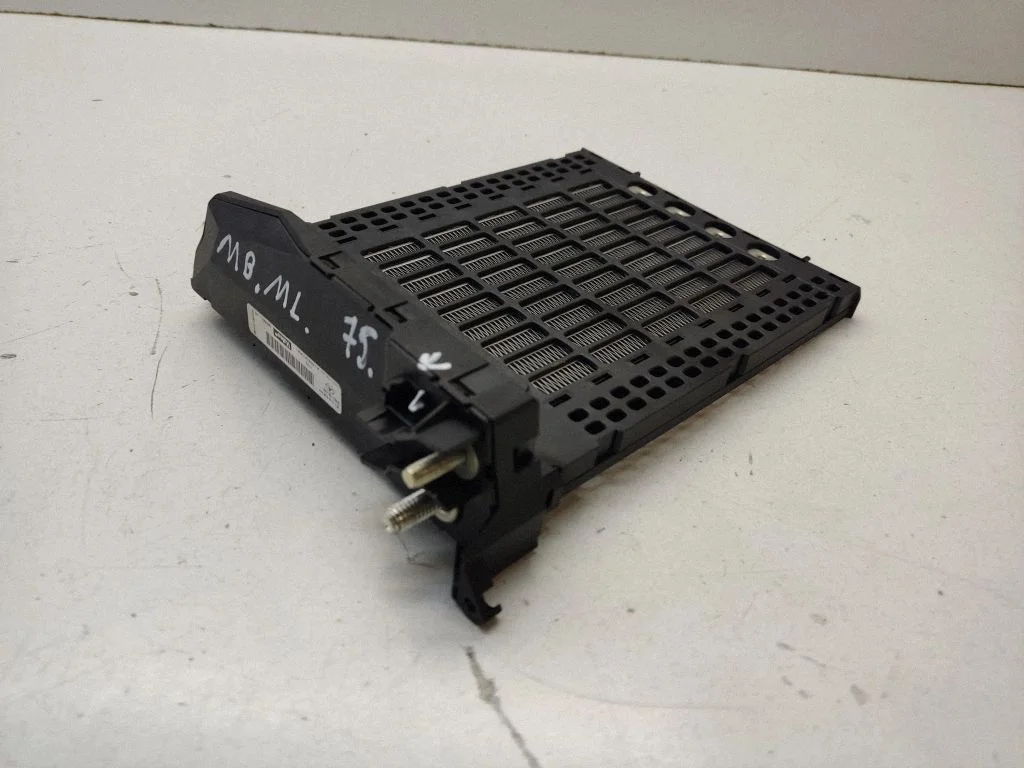 Elektriline salongi küttekeha radiaator A1698300861