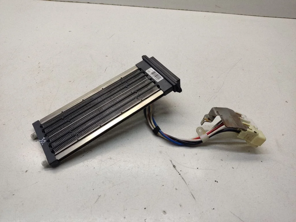 Elektriline salongi küttekeha radiaator – Nissan Qashqai+2 (2008-2010)