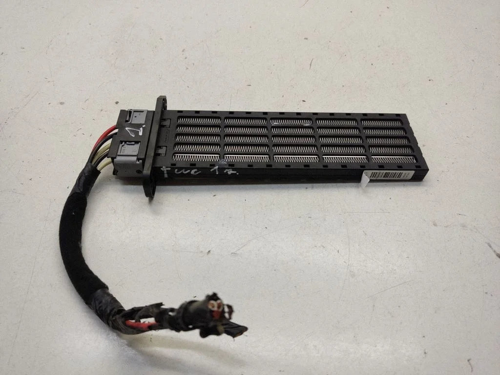 Elektriline salongi küttekeha radiaator M0255