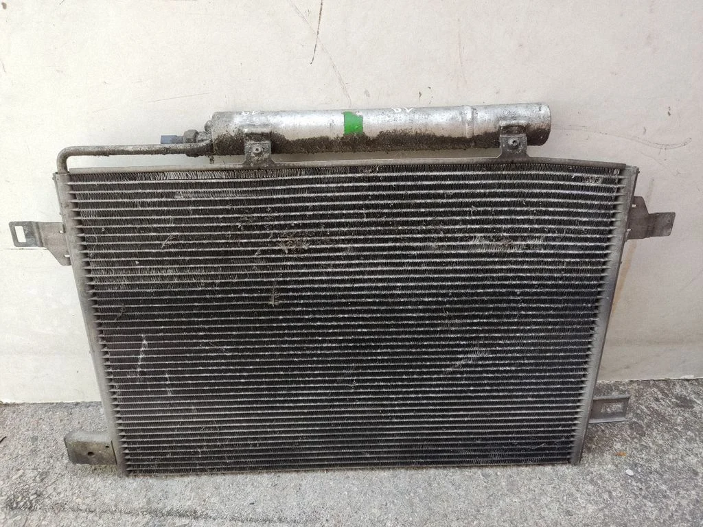 Kliimaseadme jahutusradiaator (kondensaator) A1695000354