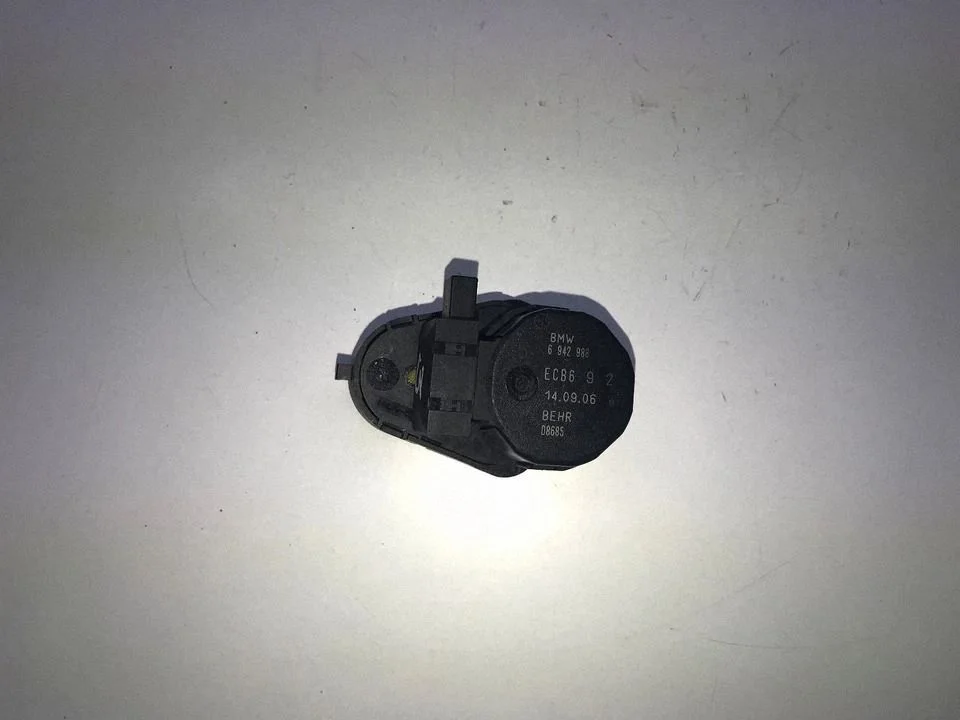 Air flap motor/actuator 6942988