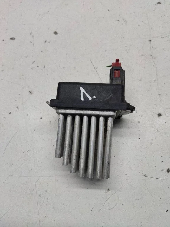 Krāsniņas ventilatora rezistors (reostats) 4B0820521
