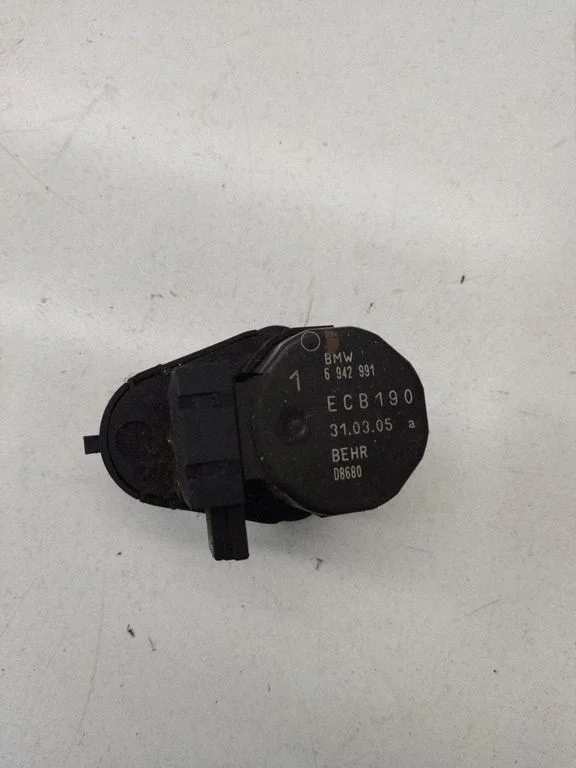 Air flap motor/actuator 6942991