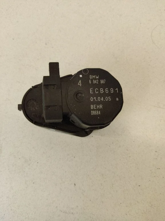 Air flap motor/actuator 6942987