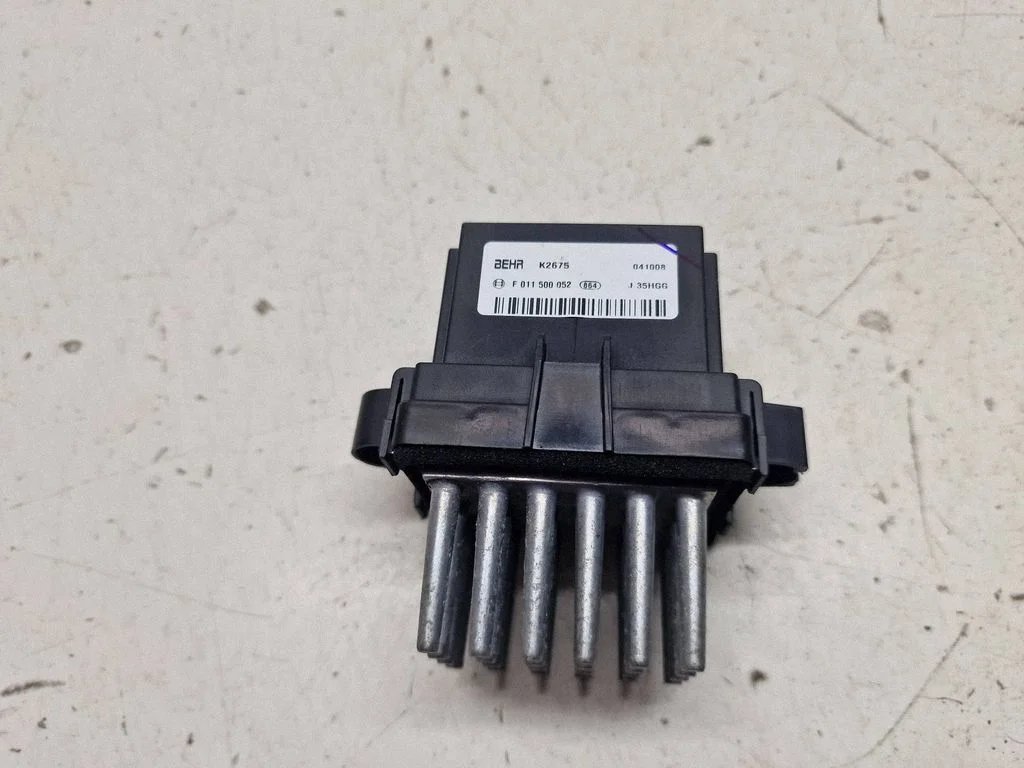 Heater blower motor/fan resistor F011500052
