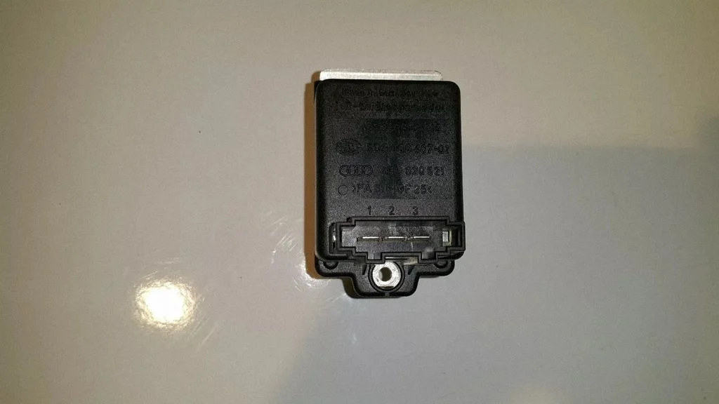 Salongipuhuri takisti 4B0820521