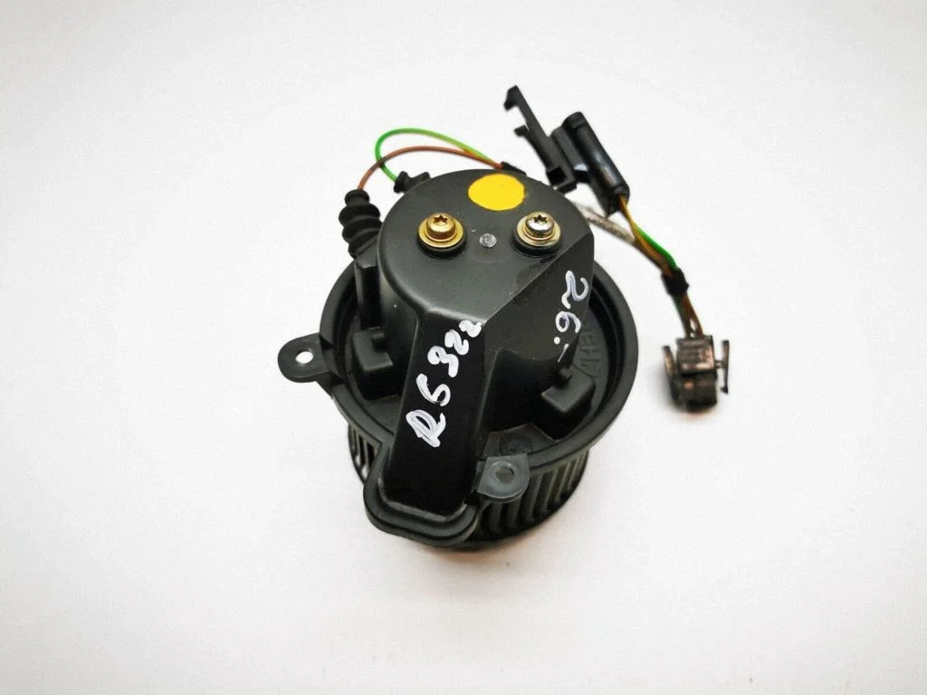 Heater fan/blower – Land Rover Range Rover L322 (2002-2012)