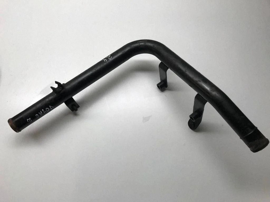 Engine coolant pipe/hose – front